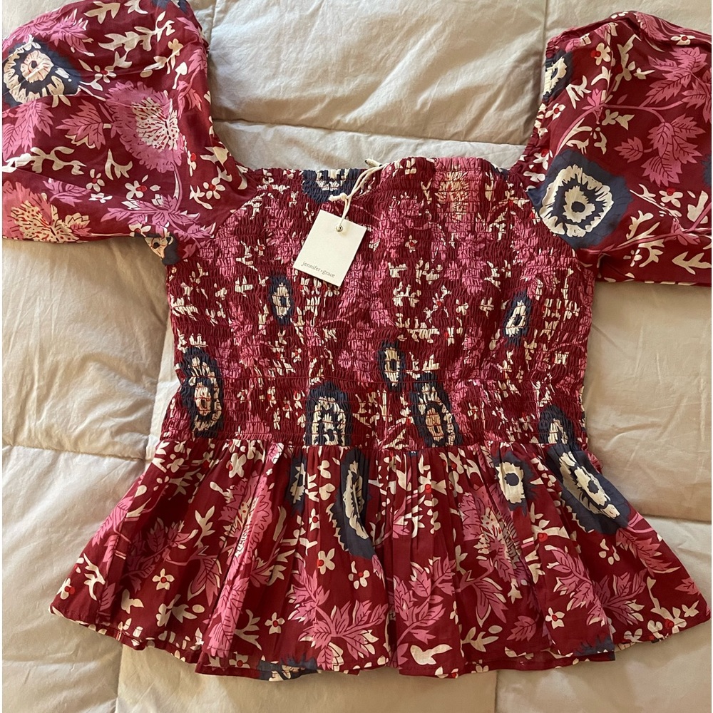NWT Smocked shirt. Sleeves may be worn up or down